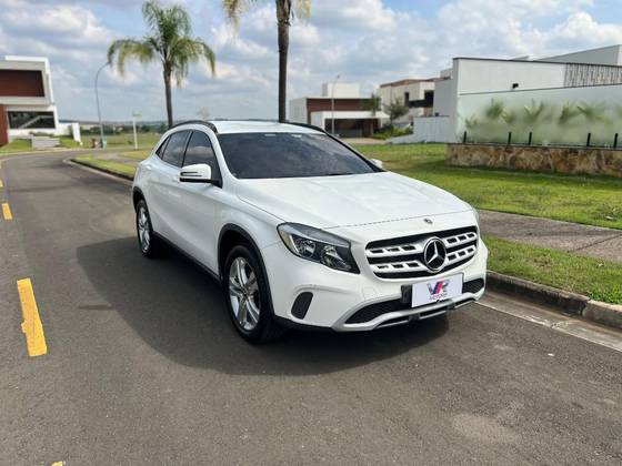 MERCEDES-BENZ GLA 200 1.6 CGI FLEX STYLE 7G-DCT